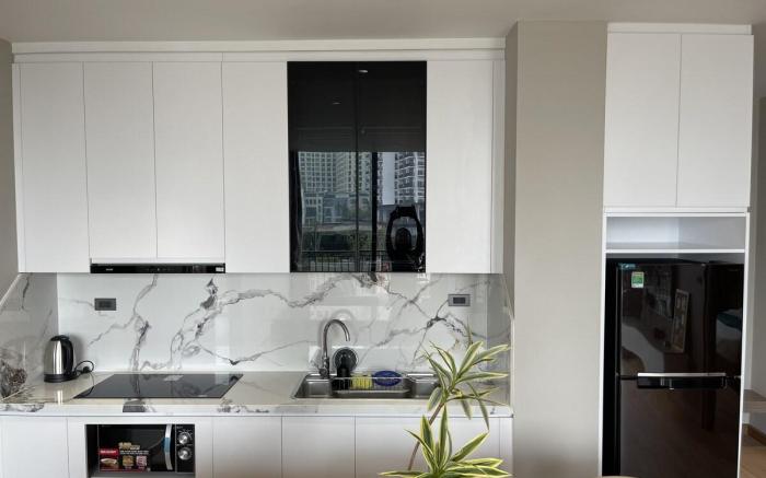 XOI Lumi_601_Lakeside 2BR-75m²_Kitchen&Balcony@CBD