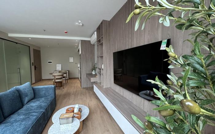 XOI Lumi_202_Lakeside Balcony Suite w/ Kitchen@CBD