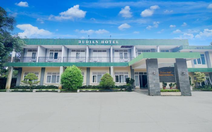 Dancenter Bogor Safari Stay