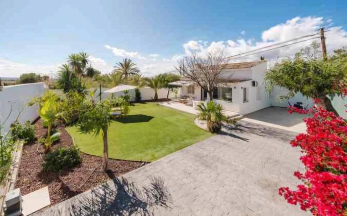 Bonito chalet mas estudio independiente en Busot