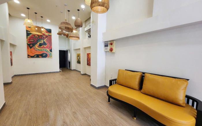 D1 Royal 2Beds Lelai Street