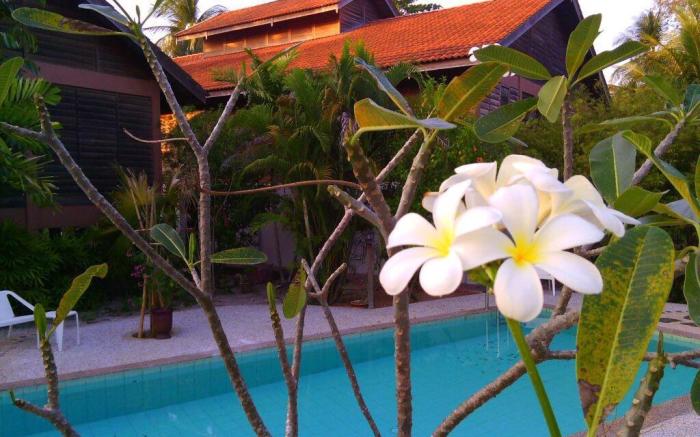 Panji Panji Tropical Wooden Home Langkawi