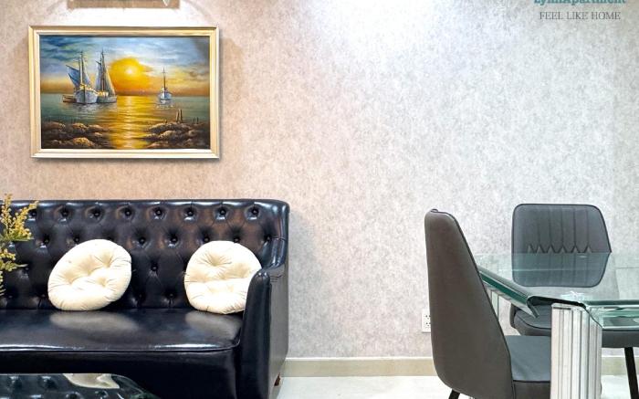 Elegant 1 BR FREE Pool 10 minutes to Airport