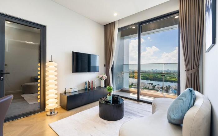 Luxury 2BR Lumiere- River View, Infinity Pool, Gym