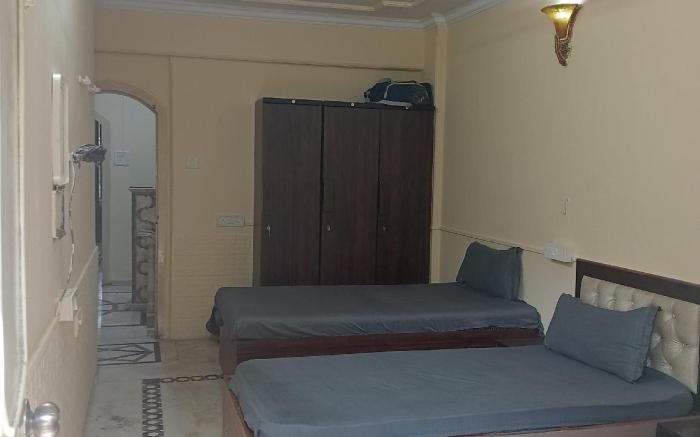 Westin stays Pg & Dormitory