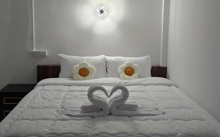 Route652 Resort Singburi