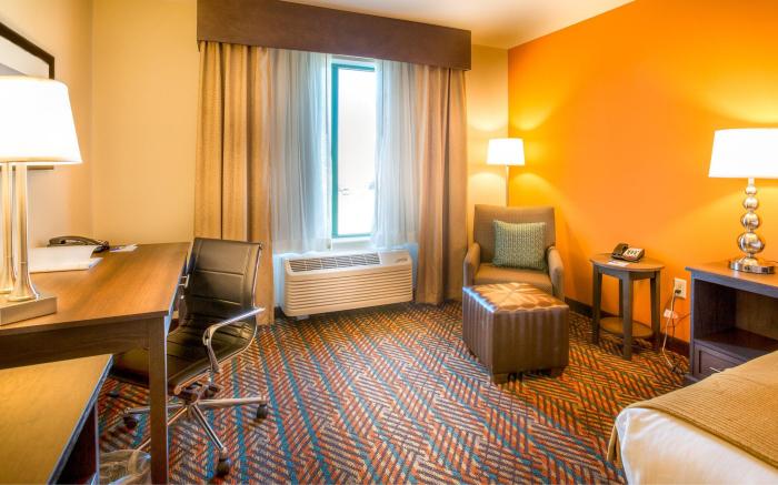 Holiday Inn Express Wichita South By IHG