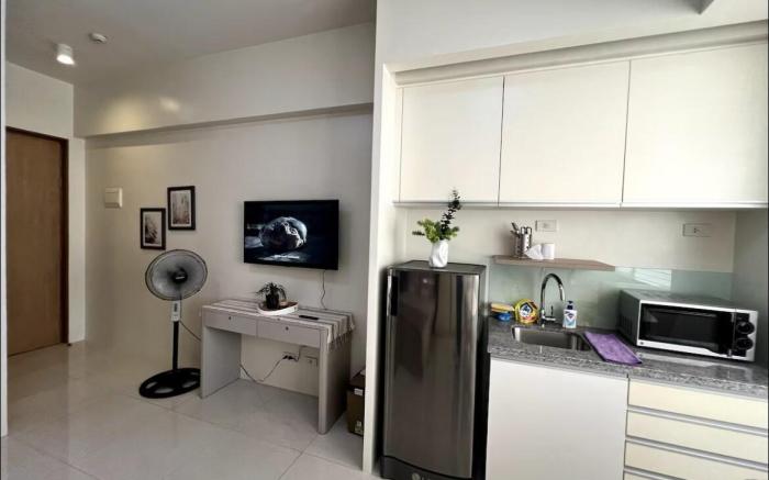 Modern & Cozy Condo in Calyx Residences Cebu City
