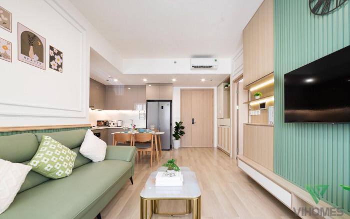 Skyview Masteri / Stylish 2BR w Pool & City Lights