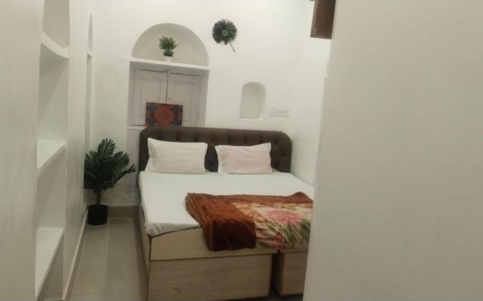 Goroomgo Mangla Paying Guest House Varanasi