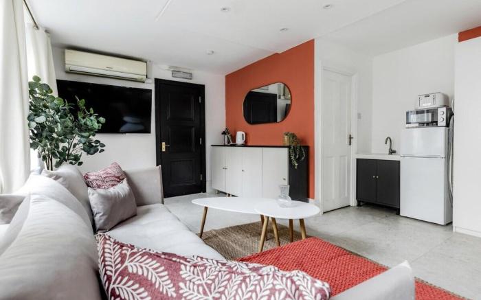 Regents Street's Superb Studios!