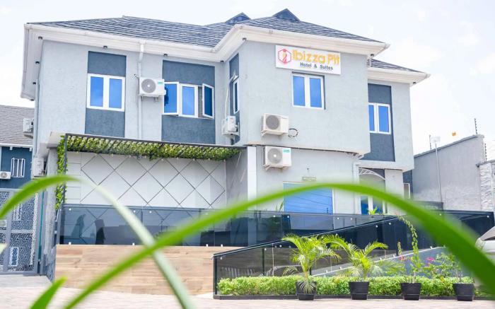 Ibizza Pit Hotel and Suites