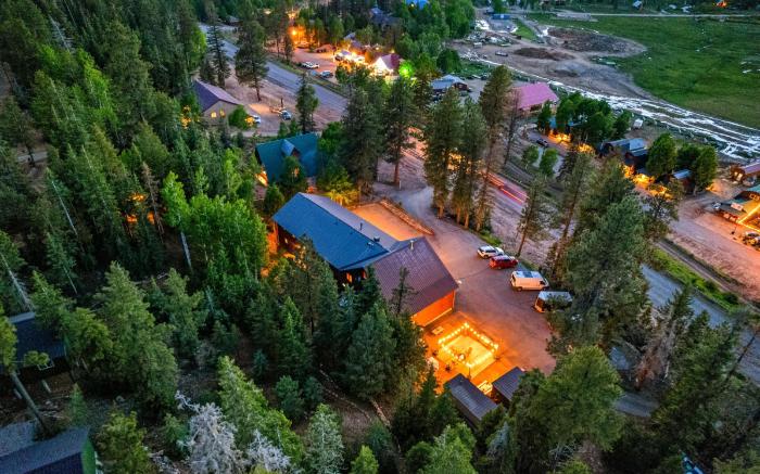 Duck Creek Village Inn