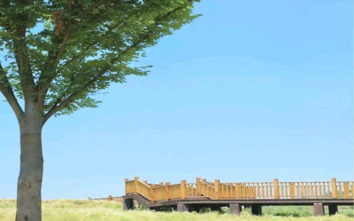 IU hotel Chongqing Liangjiang Shuitu Xincheng Siyuan light railway station