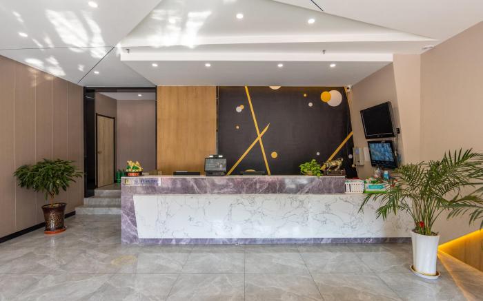 IU Hotel Lanzhou Dongfanghong Square Subway Station