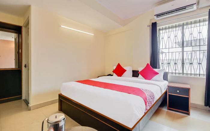 OYO 38410 Hotel Hsr Comforts