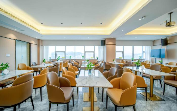 IU Hotel Chongqing Wanzhou Gaoduan Tang Square