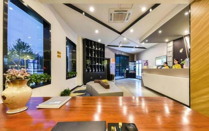 IU Hotel Shijiazhuang South Second Ring Road Huihua College