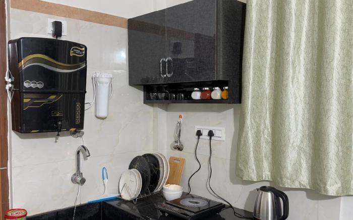 Janni’s Stays Studio Kitchen Perfect for Couples