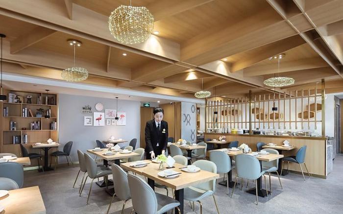 Vienna International Hotel Nanjing South Station South Square