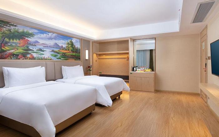 Vienna International Hotel Changsha Yuelu Mountain Riverside University Town