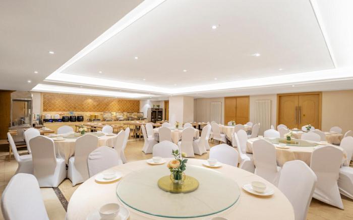 Vienna Hotel Luoyang Longmen High-Speed Railway University Town