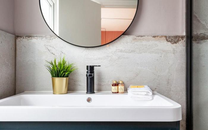 Studio near Bayswater station