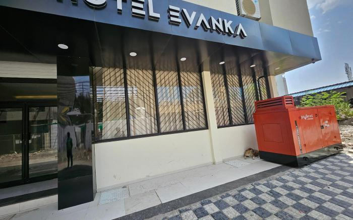 Stayzy Hotel Evanka Brilliant convention 