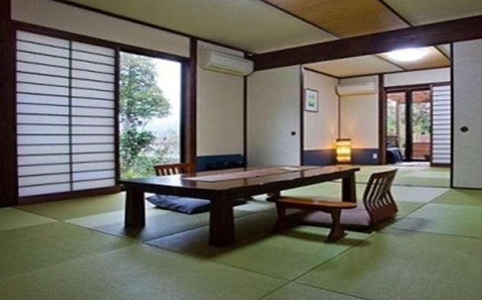 Yufuin Sanso Waremokou Hotel