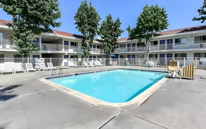 Super 8 by Wyndham San Jose