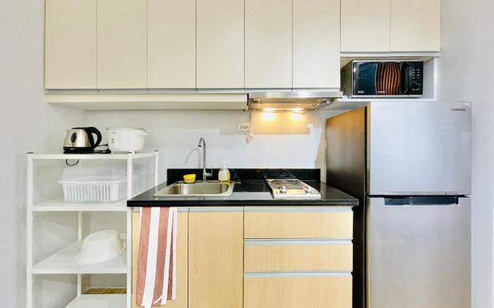 * *1 Parisian Charm Hideaway
