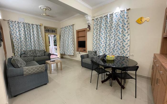 Beautiful 2BR at Hitech City with power backup/AC