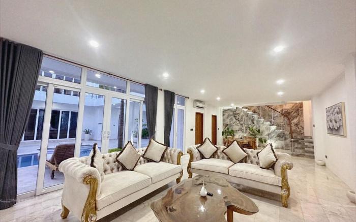 Lux Villa 4BR w/ pool, bathtub, washer near Canggu