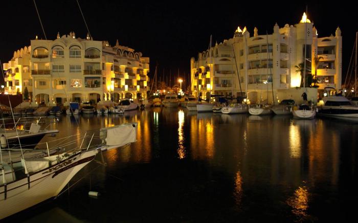 lujoso adosado en la costa del sol