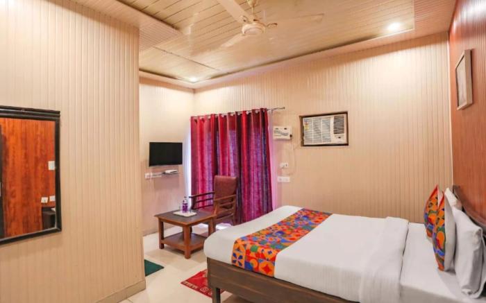 Hotel Limewood@Railway Station Dehradun