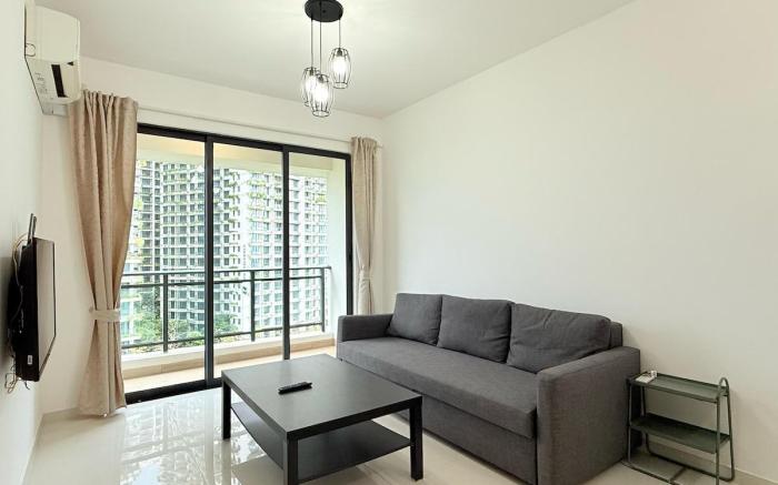 Regalia Park Condo Near Beach