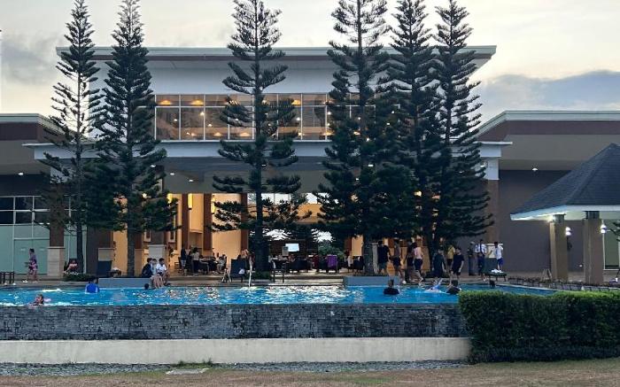 Tagaytay Staycation By Nairoj