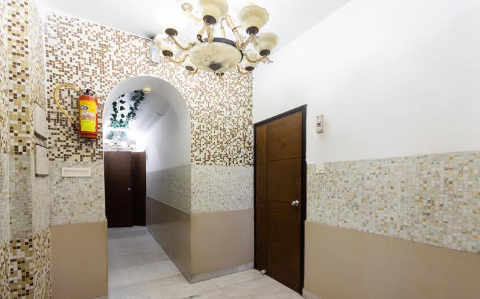 Collection O Rabindra Sadan Metro Station Formerly Hotel Gardenia