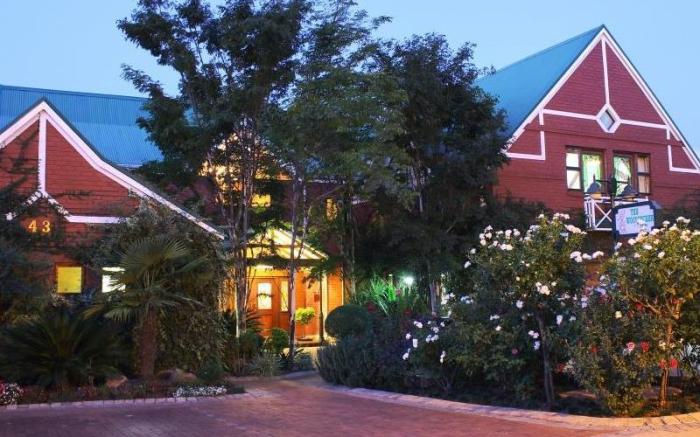 The Woodpecker Inn