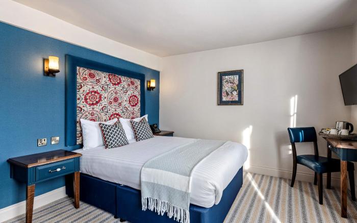 The George Hotel