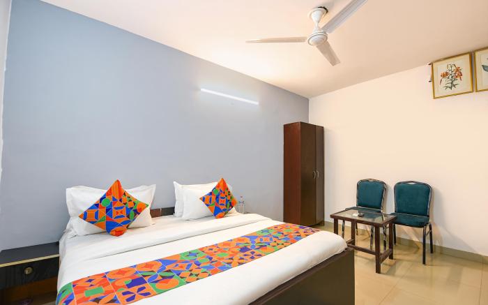 FabHotel Krishna Residency, Kailash Colony Metro Station