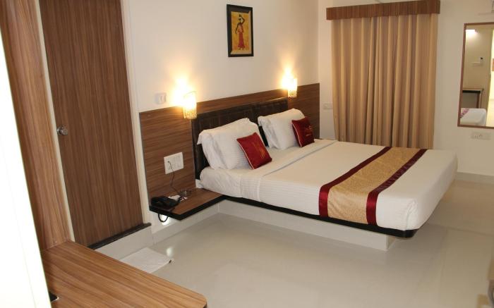 Hotel Grand Bee