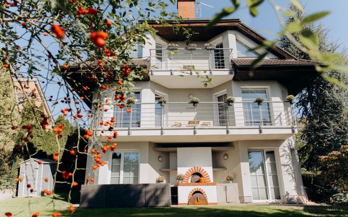 DiamondVilla, 4 bedroom Apartment, garden & spa