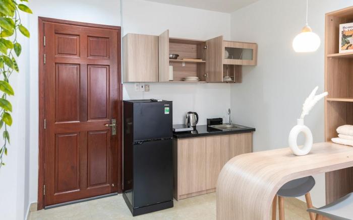 Spacious 1BR Studio Private Balcony & Cozy Netflix