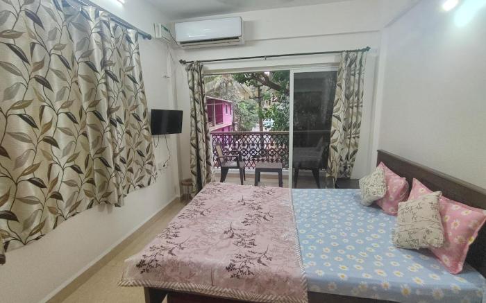 Cozy Studio Room with Balcony, AC, Wi-Fi, Backup,2