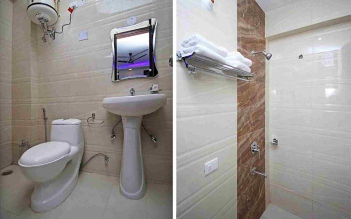 Relaxing Stay Near by  IGI Airport