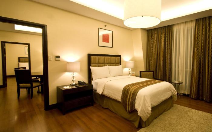 Crown Regency Hotel & Towers