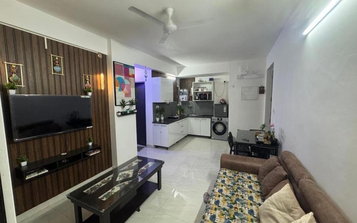 Dwarka Express Studios