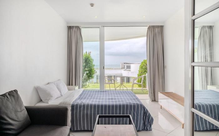 Peaceful 2 Bedrooms Beach Front