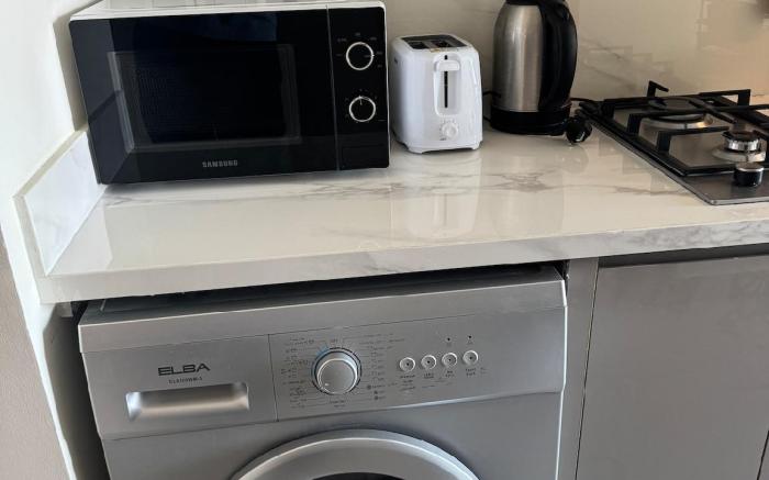 Studio| Free Parking | Pet Friendly| Near Downtown